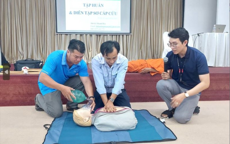 Buổi Huấn Luyện An Toàn, Vệ Sinh Lao Động Nhóm 4 Cán Bộ Nhân Viên Hipc | Hiep Phuoc 工业园区股份公司