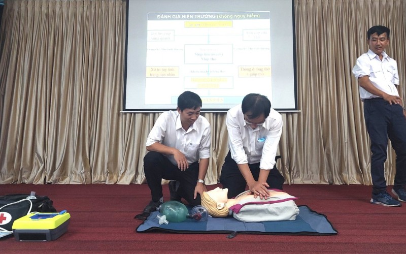 Buổi Huấn Luyện An Toàn, Vệ Sinh Lao Động Nhóm 4 Cán Bộ Nhân Viên Hipc | Hiep Phuoc 工业园区股份公司