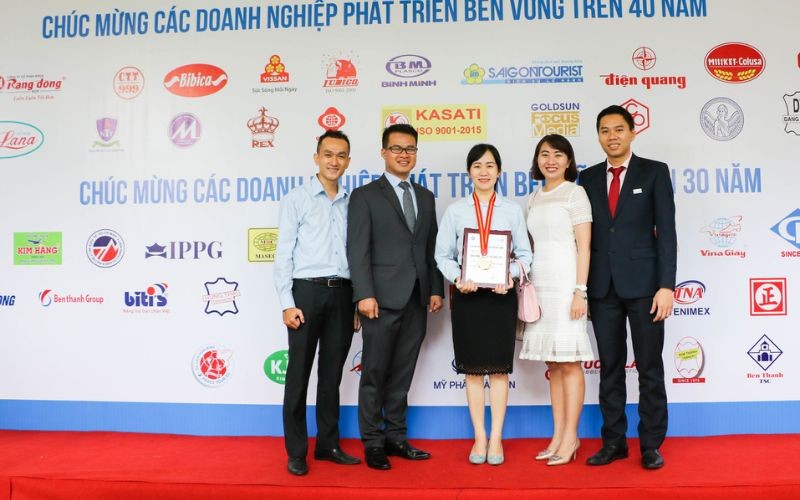 Hình Ảnh Lễ Tôn Vinh Doanh Nghiệp Tiêu Biểu 2017 | Hiep Phuoc 工业园区股份公司