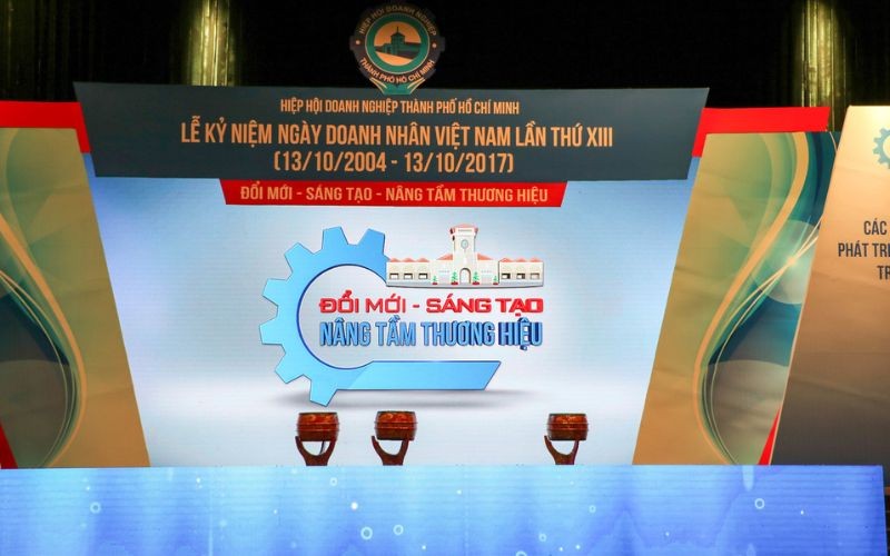 Hình Ảnh Lễ Tôn Vinh Doanh Nghiệp Tiêu Biểu 2017 | Hiep Phuoc 工业园区股份公司
