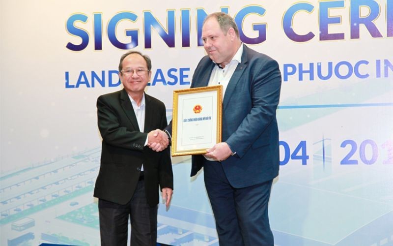 Jotun Paint Group signed a contract to lease land of 10 hectares in Hiep Phuoc Industrial Zone