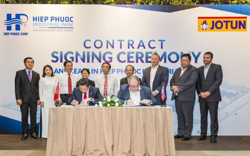 Jotun Paint Group signed a contract to lease land of 10 hectares in Hiep Phuoc Industrial Zone